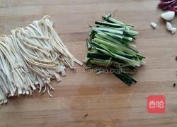 黄瓜拌腐皮的做法图解1