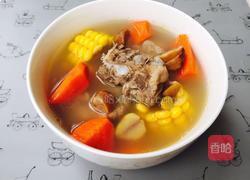 胡萝卜玉米栗子脊骨汤的做法图解7