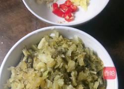 香辣酸菜炒肥肠的做法图解5