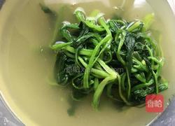 凉拌菠菜的做法图解1