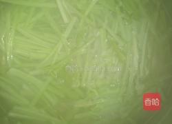 肉小炒芹菜的做法图解2