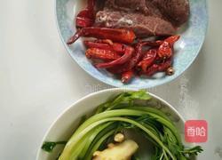 芹菜炒牛肉的做法图解1