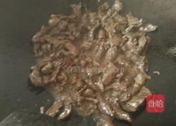 芹菜炒牛肉的做法图解5