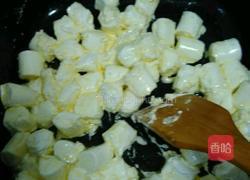 奶味牛轧糖的做法图解4