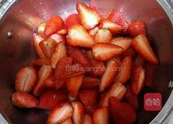 糖水草莓的做法图解3