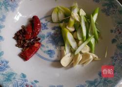 绿甘蓝炒粉条的做法图解4