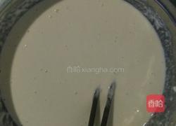 葱香鸡蛋饼的做法图解1