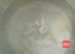 丝瓜瘦肉汤的做法图解3