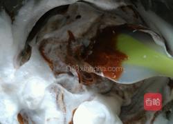 巧克力酱戚风蛋糕（8寸）的做法图解5