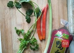 酸辣鸭血粉丝的做法图解1
