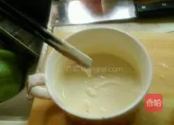 Illustration of how to make diced carrot and potato silk cakes 1