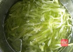 糖醋莴笋丝的做法图解3
