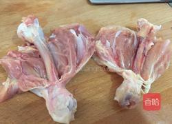 香菇蒸鸡腿肉的做法图解2