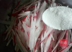 糖醋水萝卜的做法图解3