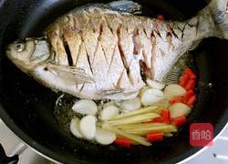 红烧鳊鱼的做法图解7