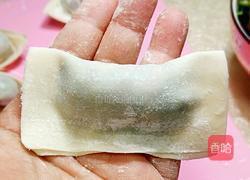 元宝馄饨~青菜鲜肉虾粒馅的做法图解7