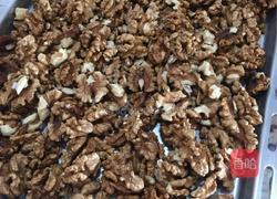 脆香核桃仁的做法图解3