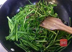 韭菜炒螺丝肉的做法图解4