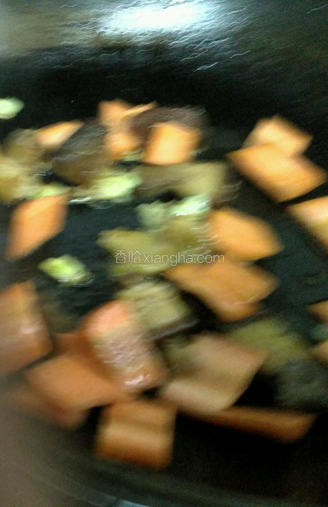大火炒胡萝卜和红烧肉，炒软胡萝卜，（图片照虚啦，歉意！）