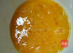 五彩蛋炒饭的做法图解1