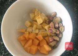 开心果薯片水果沙拉的做法图解1
