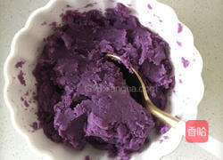 紫薯牛奶的做法图解1