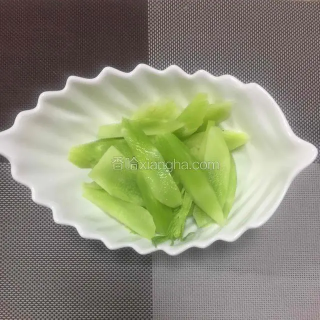 莴笋切滚刀