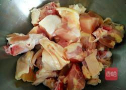 香辣炒鸡腿的做法图解1