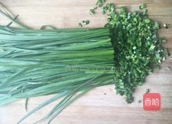 韭菜碎炒蛋的做法图解1