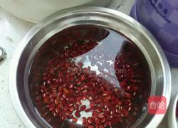 红豆红枣花生粥的做法图解1