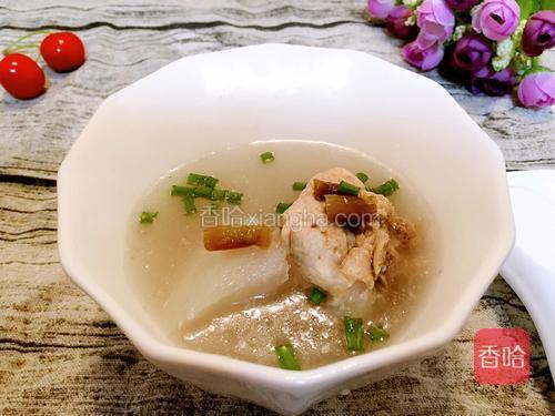 加盐放鸡精，出锅撒葱花即可