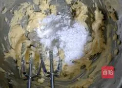 Illustration of how to make shredded coconut cake 2