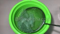 牛奶燕窝的做法图解2