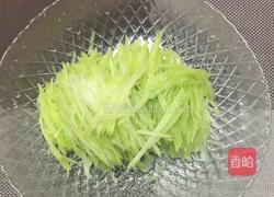 蛋皮拌莴笋的做法图解2