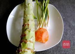 青蒜炒莴笋的做法图解1