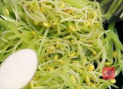 黄豆芽炒莴笋的做法图解5