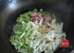 香肠青蔬炒饭的做法图解4