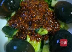 凉拌皮蛋拍黄瓜的做法图解6