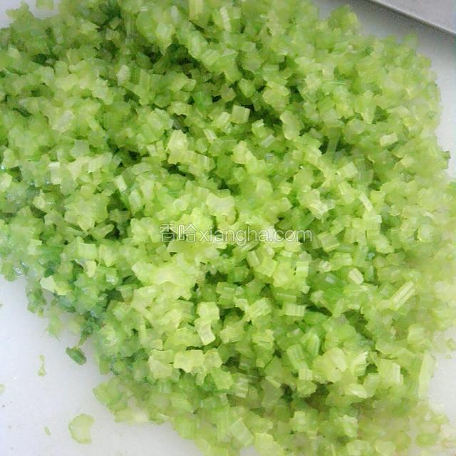 顶刀切成小颗粒