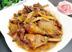 小土鸡炖蘑菇