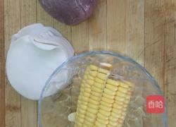 玉米鲜肉锅贴的做法图解1