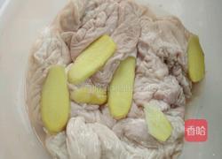 酸辣肥肠的做法图解1