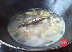 黄辣丁平菇豆腐汤的做法图解8