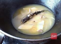 黄辣丁平菇豆腐汤的做法图解10