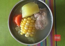 木瓜玉米胡萝卜猪骨汤的做法图解5