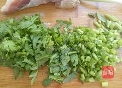 小米瘦肉藤蒿疙瘩汤的做法图解2