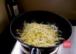 青蒜炒黄豆芽的做法图解9
