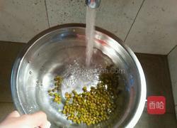 绿豆粥的做法图解1