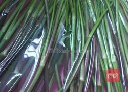 野芹菜炒牛肉的做法图解2