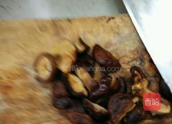 油菜蚝油香菇的做法图解3